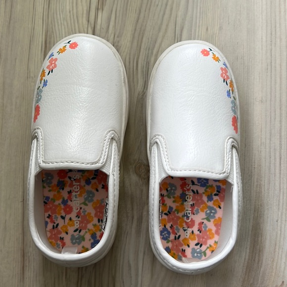 White Slip on Sneakers Toddler Size 8 - Picture 1 of 3